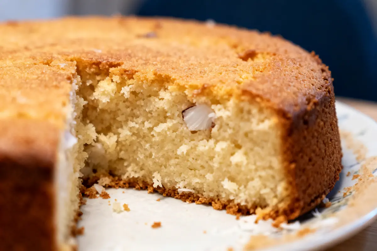 Gâteau au lait de coco moelleux, facile et rapide à réaliser