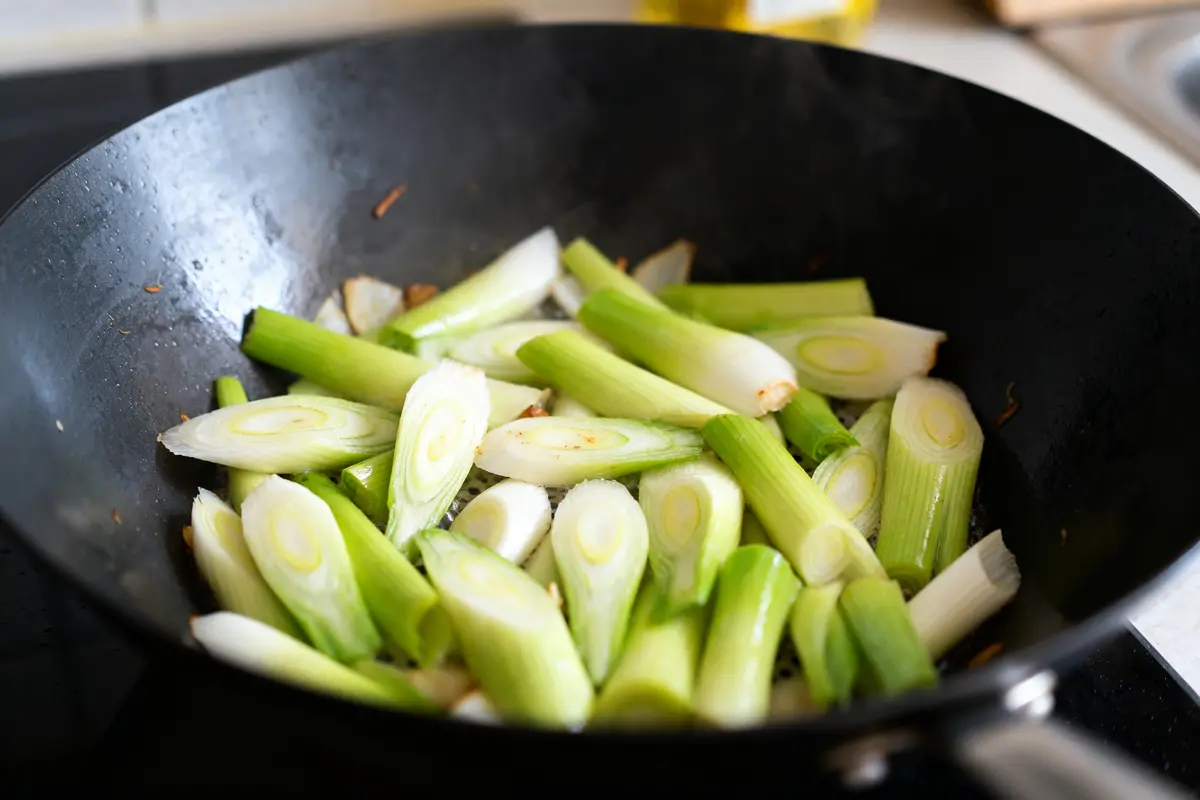 Temps de cuisson des poireaux : méthodes faciles et astuces